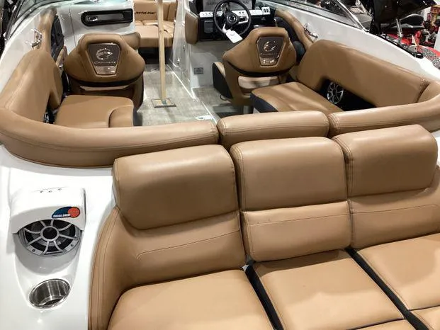 Slide: The Image of Crownline Boats 270 SS 2024 - 8
