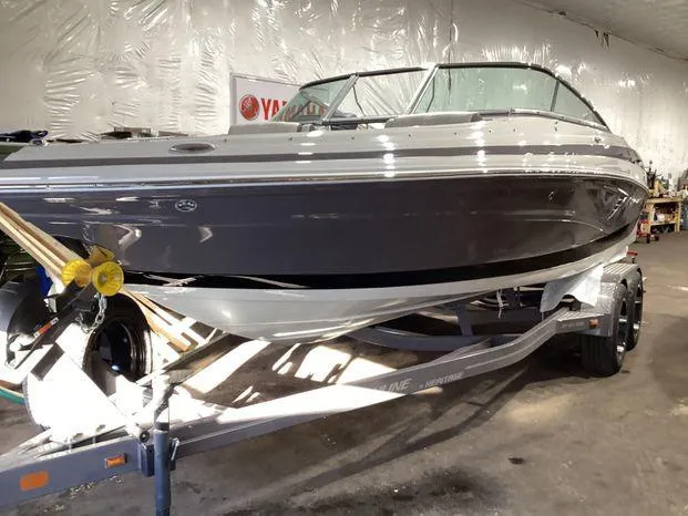 Slide: The Image of Crownline Boats 240SS 2024 - 1