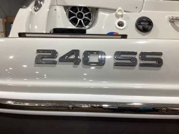 Slide: The Image of Crownline Boats 240SS 2024 - 5