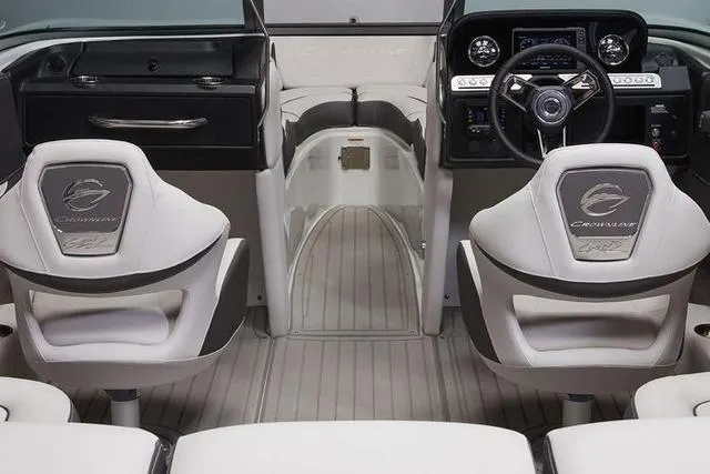 Slide: The Image of Crownline Boats 240SS 2024 - 7