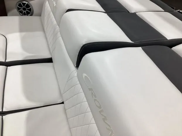Slide: The Image of Crownline Boats 220 SS LPX 2024 - 10