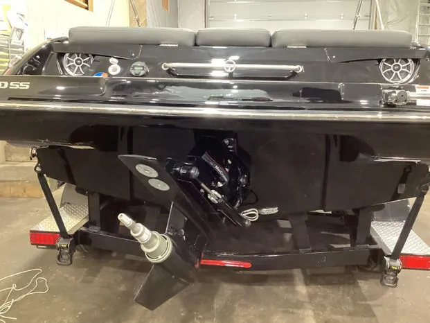 Slide: The Image of Crownline Boats 220 SS LPX 2024 - 16