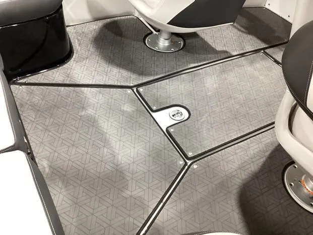 Slide: The Image of Crownline Boats 220 SS LPX 2024 - 6