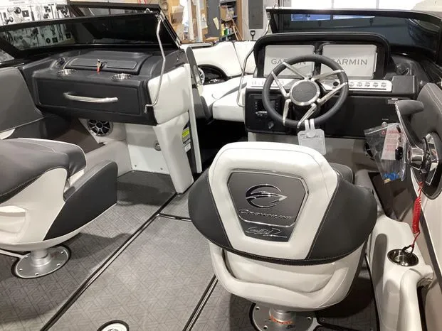 Slide: The Image of Crownline Boats 220 SS LPX 2024 - 7