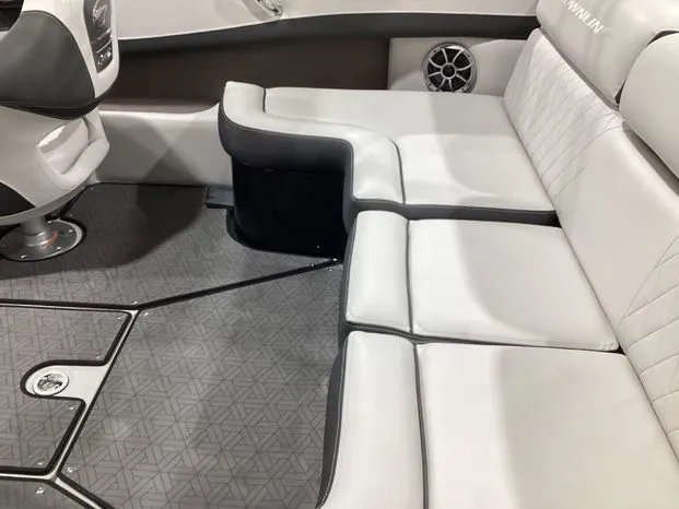 Slide: The Image of Crownline Boats 220 SS LPX 2024 - 8