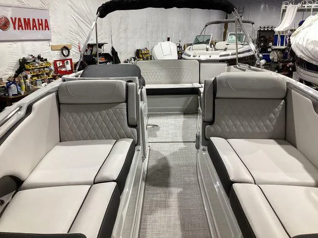 Slide: The Image of Crownline Boats E230XS 2024 - 6