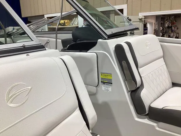 Slide: The Image of Crownline Boats 210SS 2024 - 10