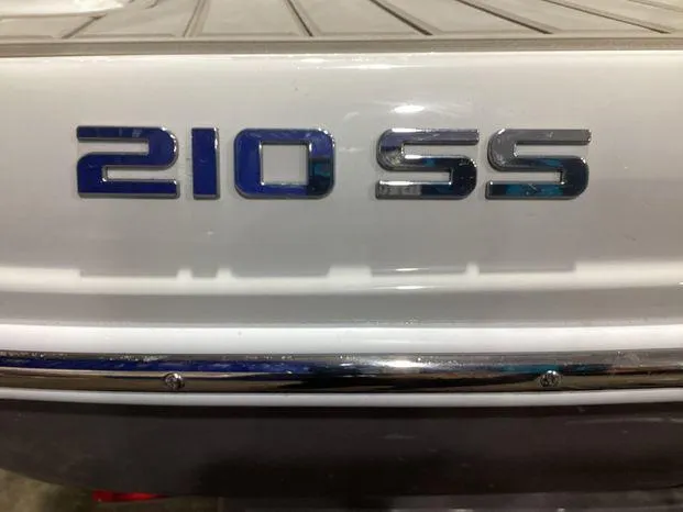 Slide: The Image of Crownline Boats 210SS 2024 - 4