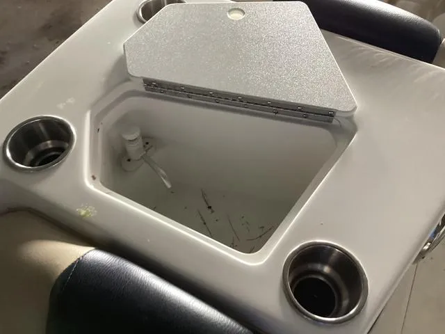 Slide: The Image of Hurricane SS188OB 2016 - 18