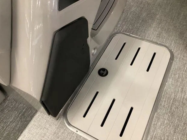 Slide: The Image of Premier 230 SunSation Angler 2024 - 10