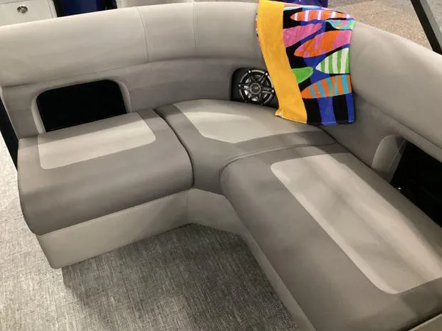 Slide: The Image of Premier 230 SunSation Angler 2024 - 11