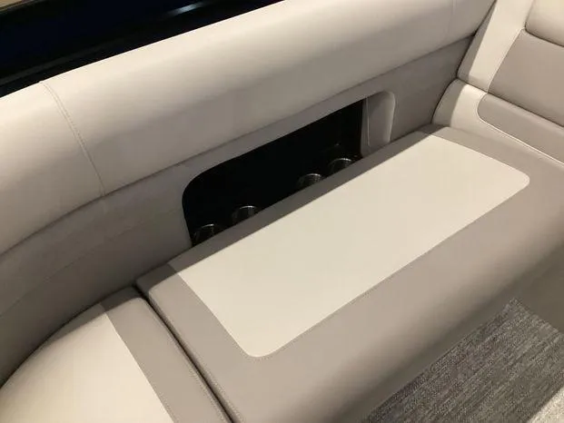 Slide: The Image of Premier 230 SunSation Angler 2024 - 9