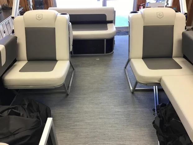 Slide: The Image of Godfrey Mighty G 1476 C 2023 - 10