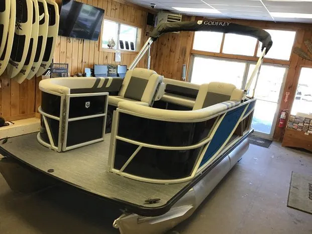 Slide: The Image of Godfrey Mighty G 1476 C 2023 - 12