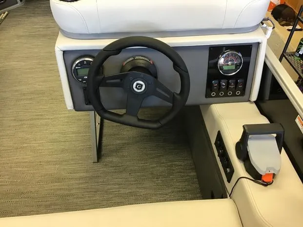 Slide: The Image of Godfrey Mighty G 1476 C 2023 - 6