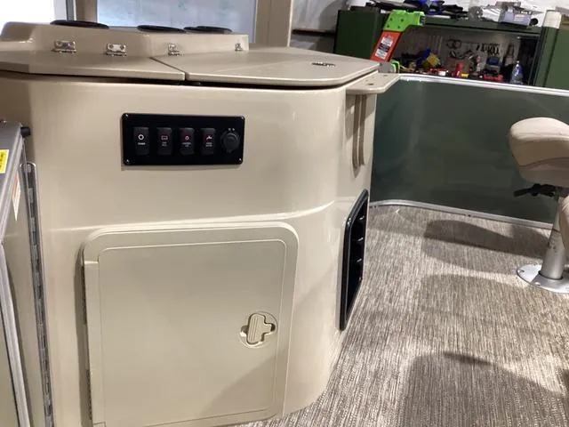 Slide: The Image of Godfrey Sweetwater 2286 FS 2024 - 8