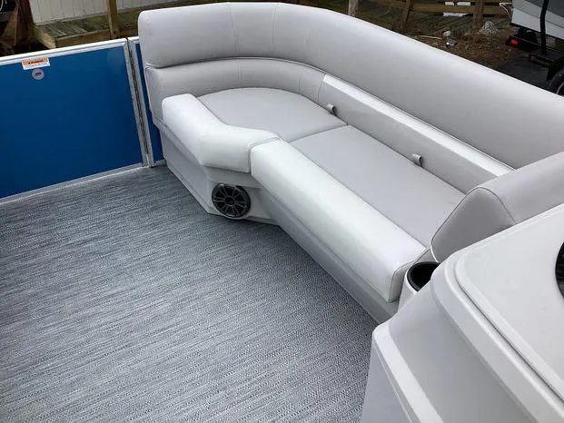 Slide: The Image of Godfrey EX2286SBX 2024 - 10