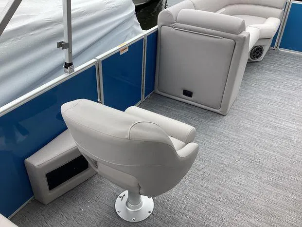 Slide: The Image of Godfrey EX2286SBX 2024 - 13