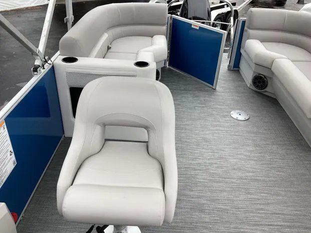 Slide: The Image of Godfrey EX2286SBX 2024 - 9