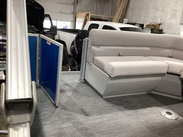 Slide: The Image of Godfrey EX2086CX 2024 - 5