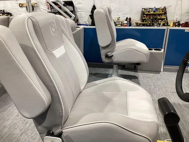 Slide: The Image of Godfrey EX2086CX 2024 - 8