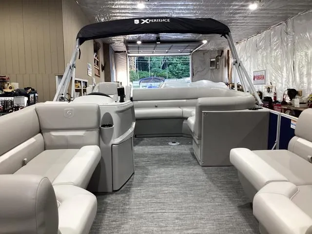 Slide: The Image of Godfrey EX1886CX 2025 - 5