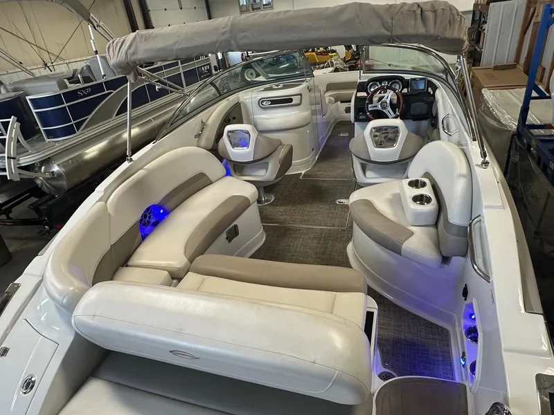 Slide: The Image of Crownline Boats E4 2017 - 13