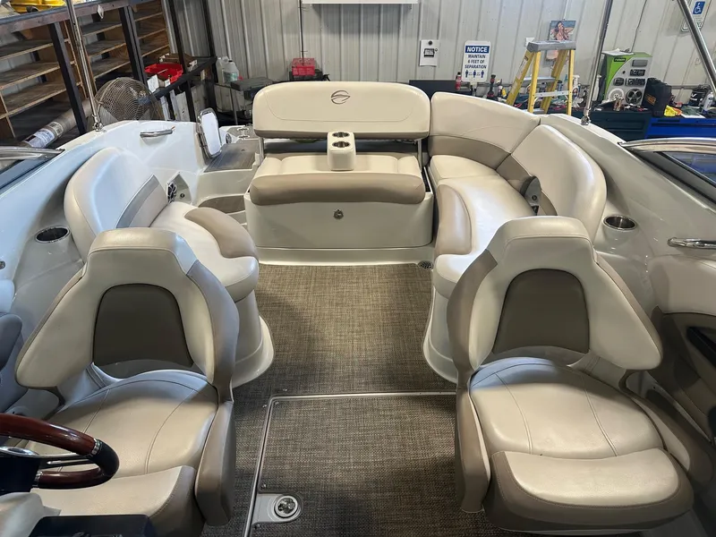 Slide: The Image of Crownline Boats E4 2017 - 22