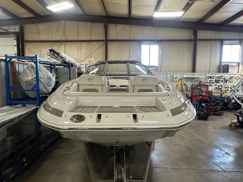 Slide: The Image of Crownline Boats E4 2017 - 26