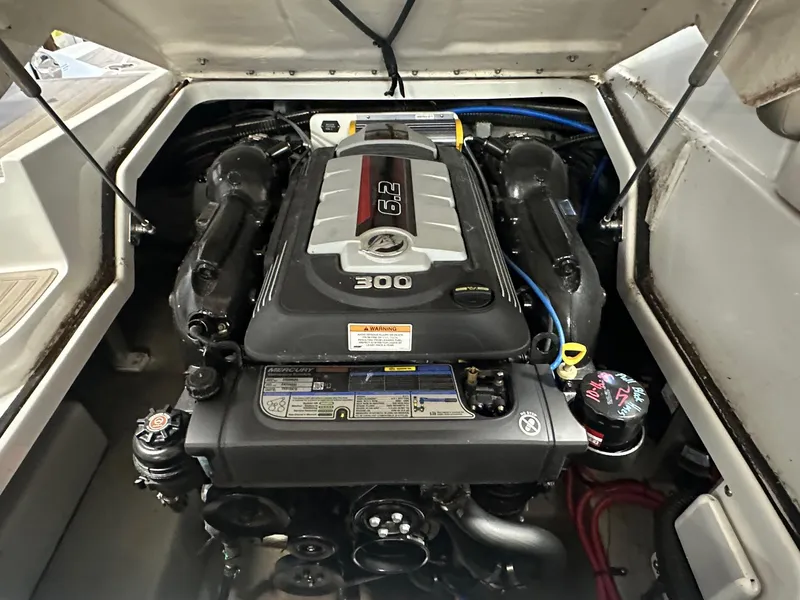 Slide: The Image of Crownline Boats E4 2017 - 29