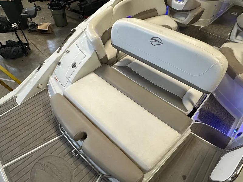 Slide: The Image of Crownline Boats E4 2017 - 34