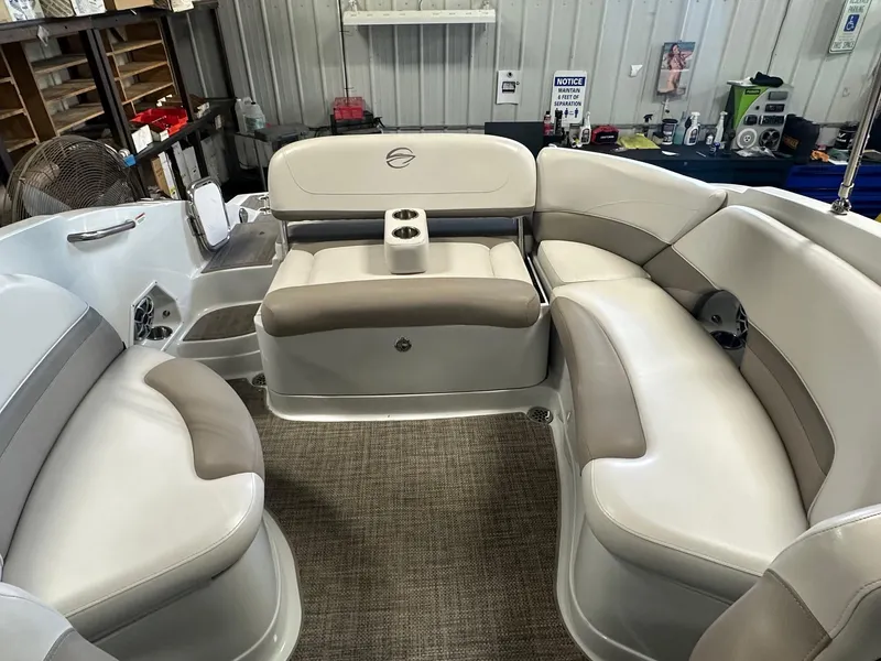 Slide: The Image of Crownline Boats E4 2017 - 35
