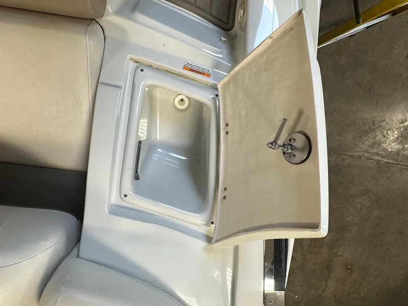 Slide: The Image of Crownline Boats E4 2017 - 8