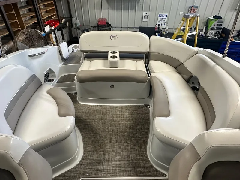 Slide: The Image of Crownline Boats E4 2017 - 9