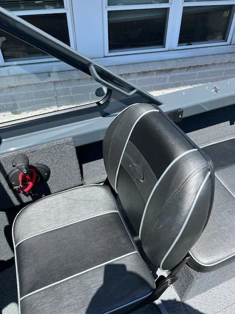 Slide: The Image of Duckworth 20 Advantage XT 2022 - 3