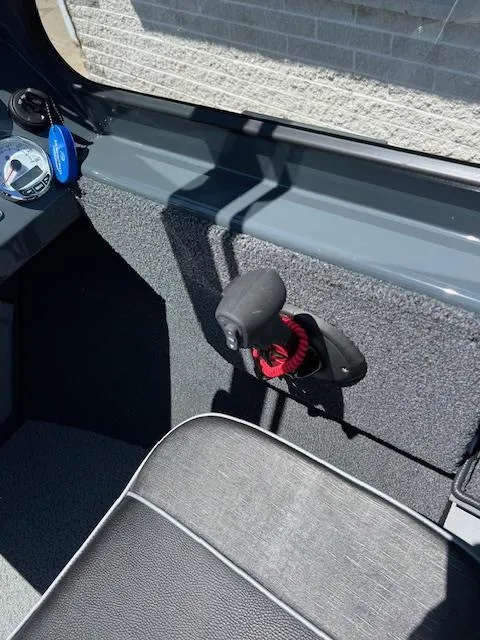 Slide: The Image of Duckworth 20 Advantage XT 2022 - 4