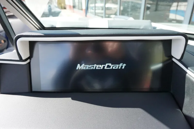 Slide: The Image of MasterCraft X24 Supercharged 6.2L - 9K Rebate Eligible 2025 - 41