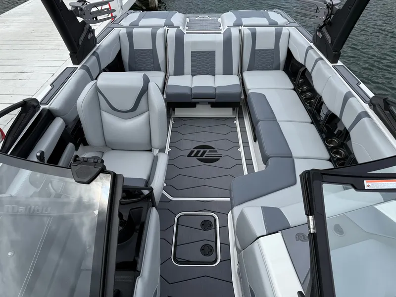 Slide: The Image of Malibu Wakesetter 22 MXZ 2025 - 576