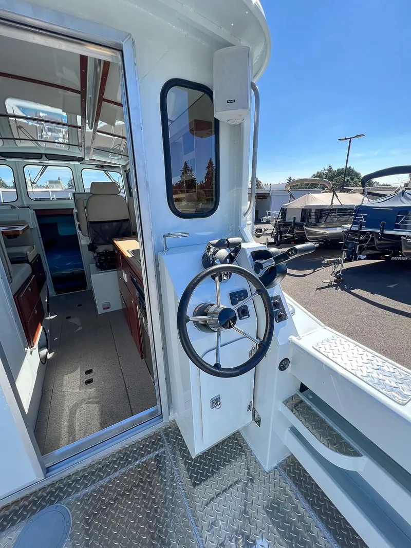 Slide: The Image of Hewescraft 270 Pacific Explorer 2023 - 18