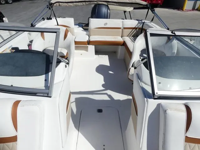 Slide: The Image of Hurricane SD 2200 DC OB 2018 - 17