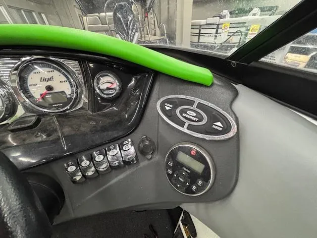 Slide: The Image of Tigé R20 2014 - 13