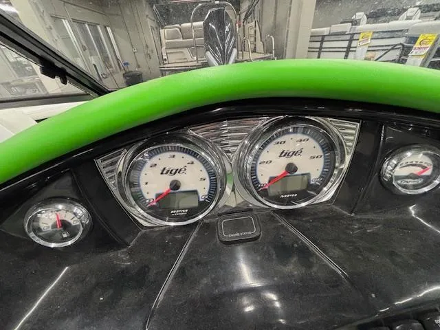 Slide: The Image of Tigé R20 2014 - 14