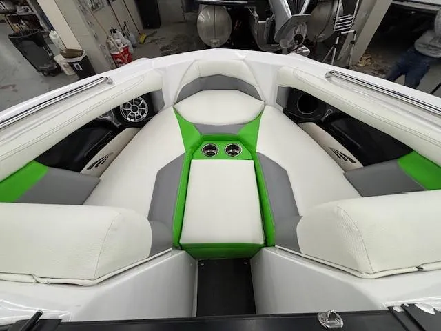 Slide: The Image of Tigé R20 2014 - 19