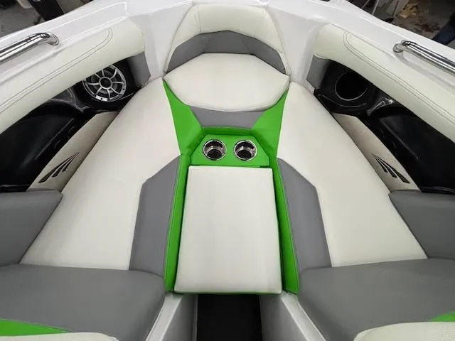 Slide: The Image of Tigé R20 2014 - 20