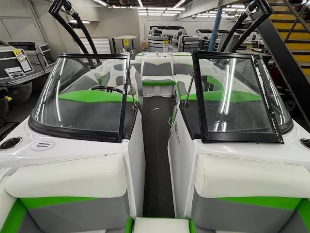 Slide: The Image of Tigé R20 2014 - 21