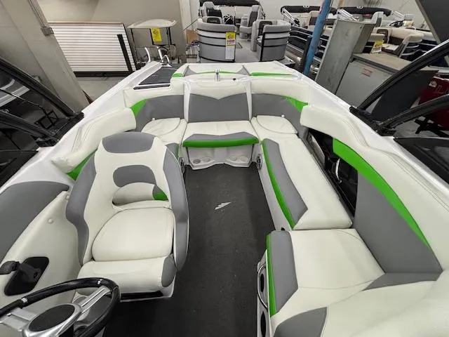 Slide: The Image of Tigé R20 2014 - 22