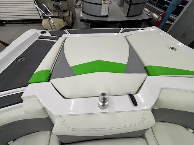 Slide: The Image of Tigé R20 2014 - 25