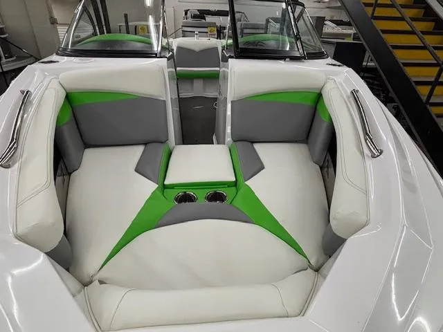 Slide: The Image of Tigé R20 2014 - 30