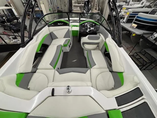 Slide: The Image of Tigé R20 2014 - 6