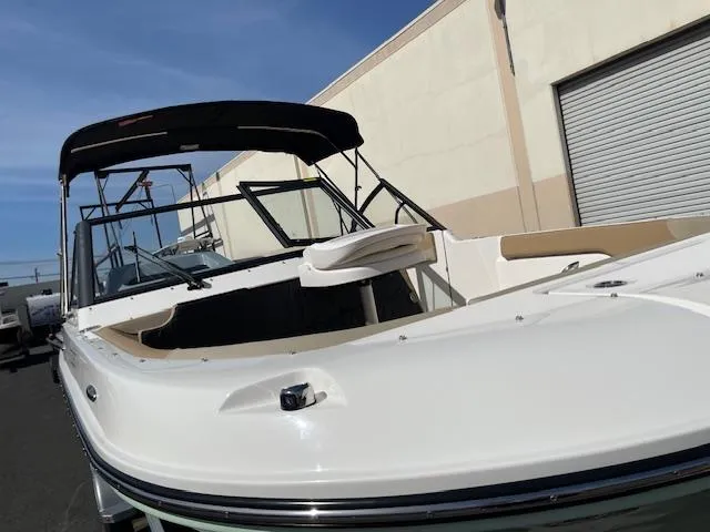 Slide: The Image of 2025 Bayliner TROPHY 22 SC boat with sleek design and modern features. - 41